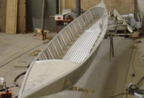 Oar boat in light alloy for four oarmen